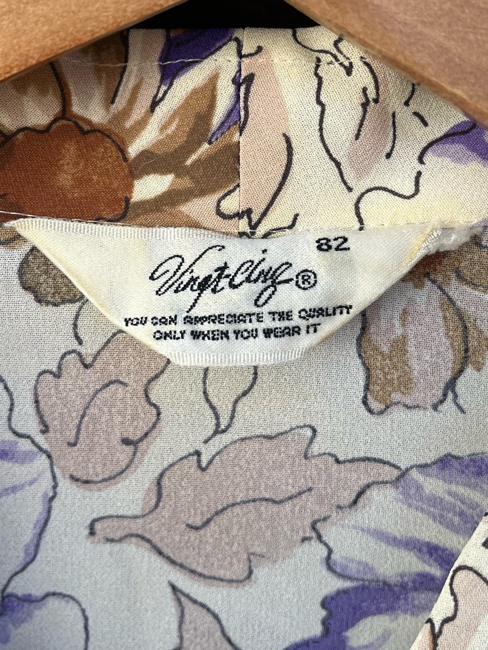 VINTAGE | Floral Draped V-Neck Blouse in Purple and Cream M - Picture 4 of 6
